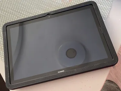 Huawei MediaPad M5 - wall mount
