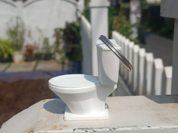 Porte-clés mini toilettes