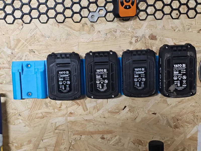 Wall-mounted Yato/Toya battery holder 