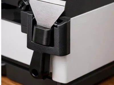 Scraper tool holder
