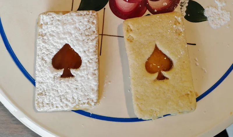 Card cookie cutter