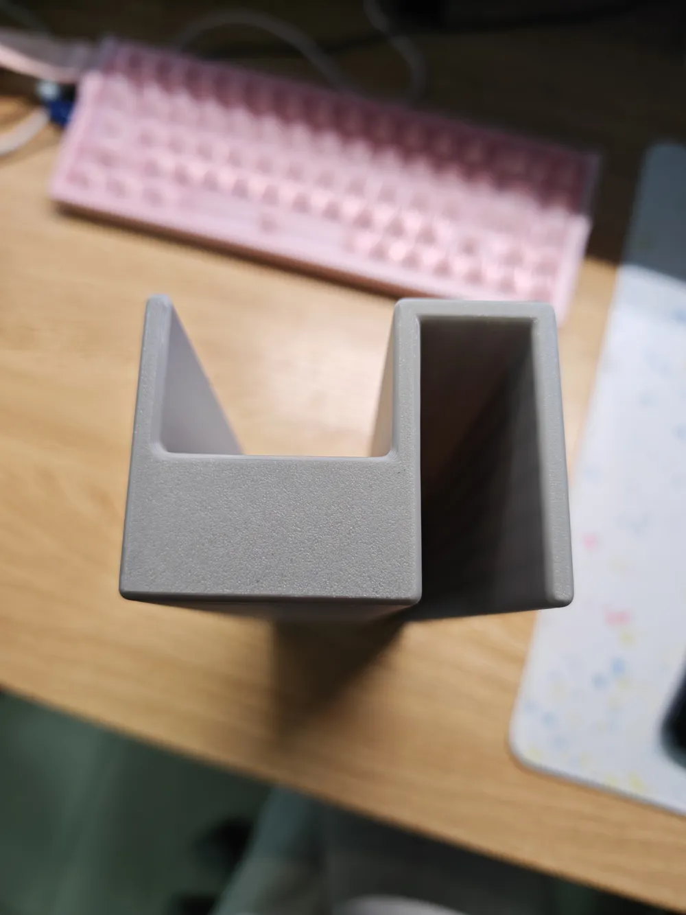 Suporte de fonte de alimentação para laptop atrás da mesa - Modelo ...