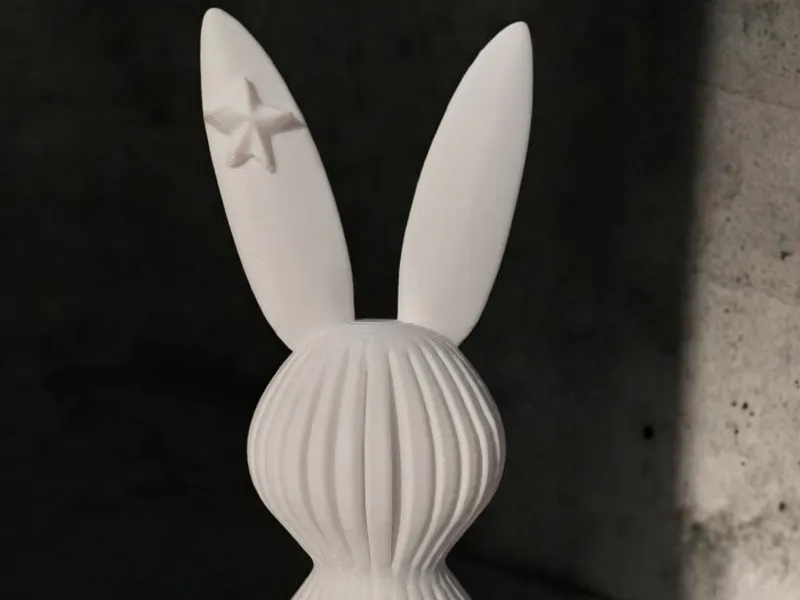 Osterhase mit Sternchen im Ohr
