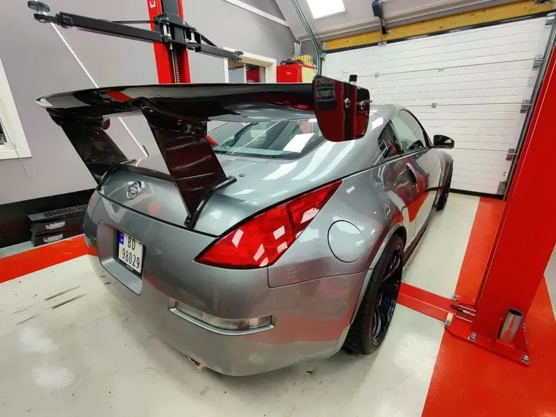 Nissan 350Z - GT Wing mount and stand