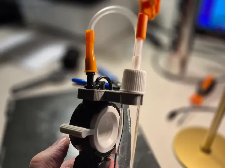 Bronchscope attachment, tube holder