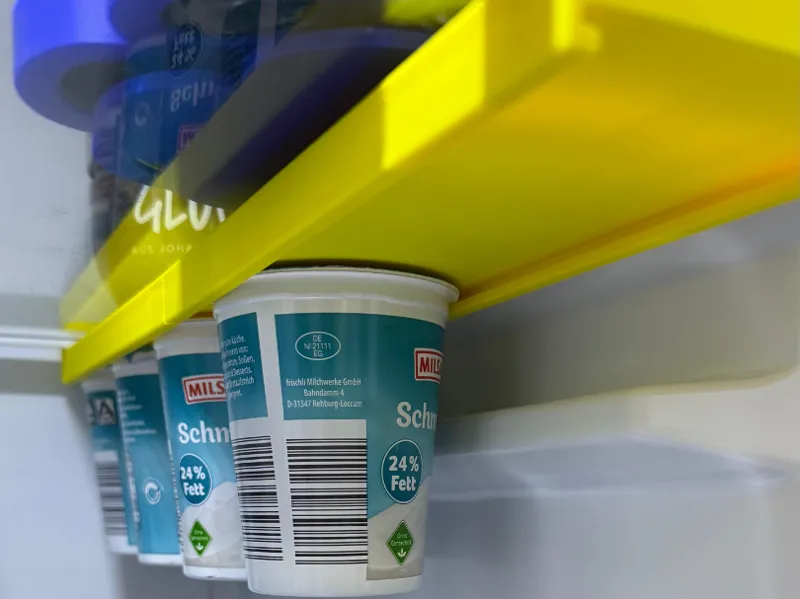 Verstellbarer Kühlschrank Becherhalter