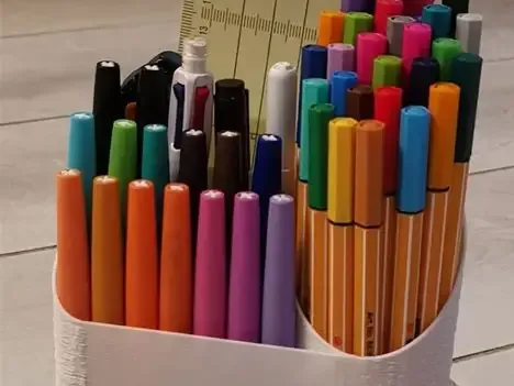 pot a crayon 