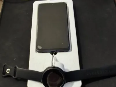Pixel 8 / Pixel Watch 41mm Wireless Station