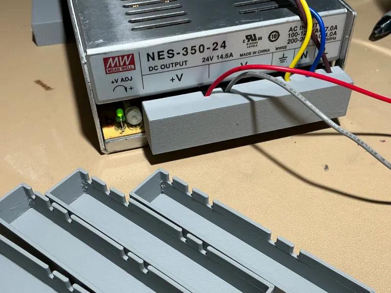 电源保护盖-防触电安全保护端口输出