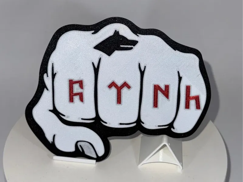 Türk Göktürk Bozkurt fist