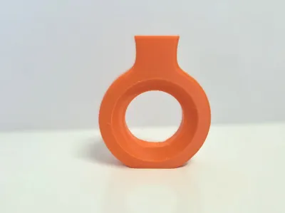 Circular Non-Functioning Vase Thing