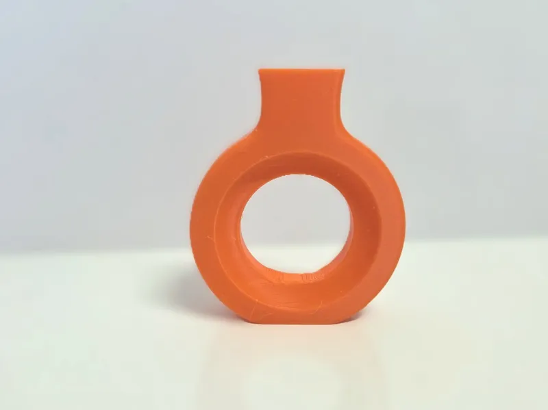 Circular Non-Functioning Vase Thing