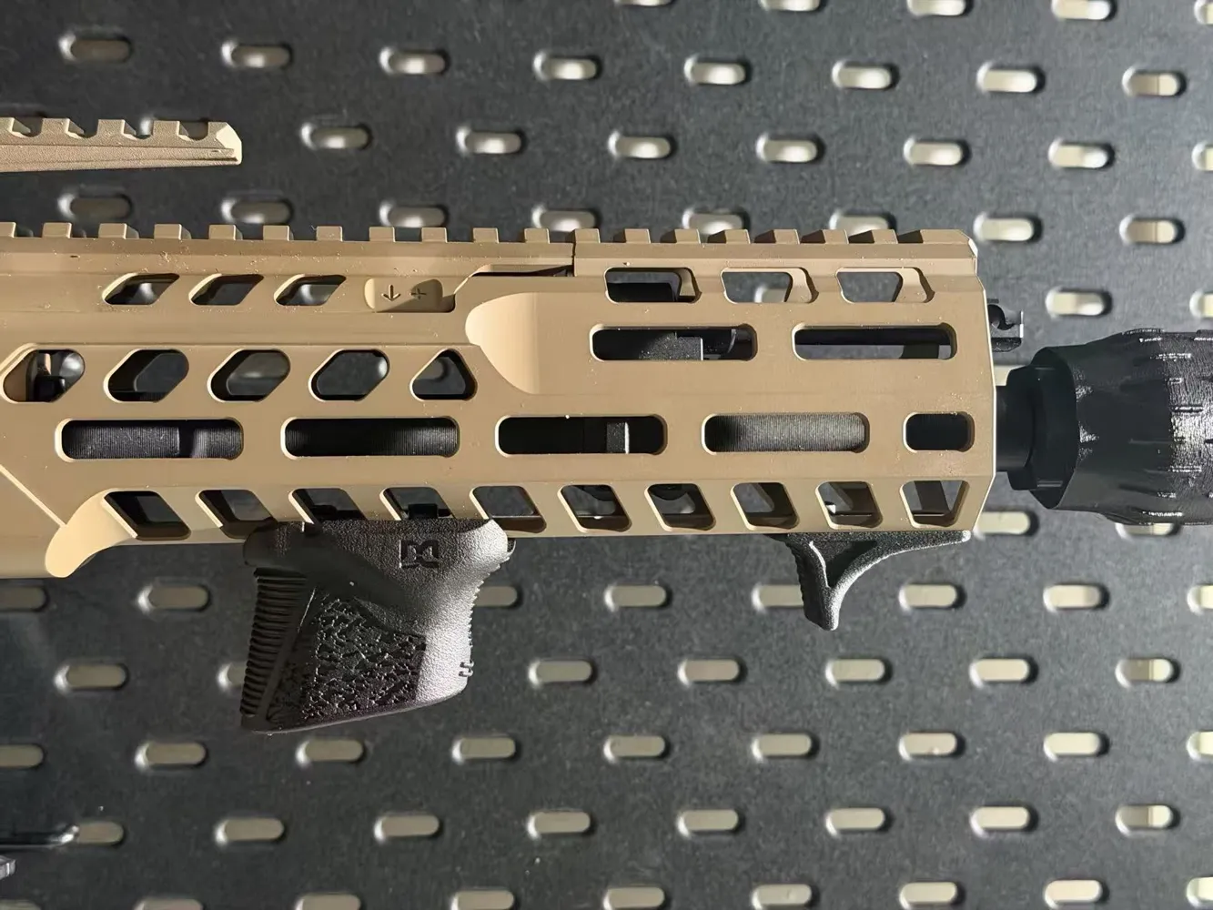 MLOK小小阻手 - 免费 3D 打印模型 - MakerWorld
