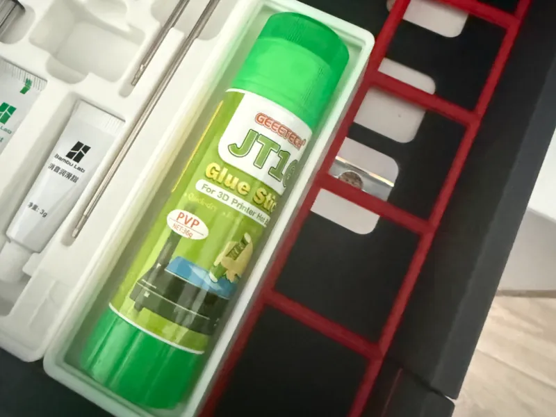 Rangement gridfinity pour tube colle