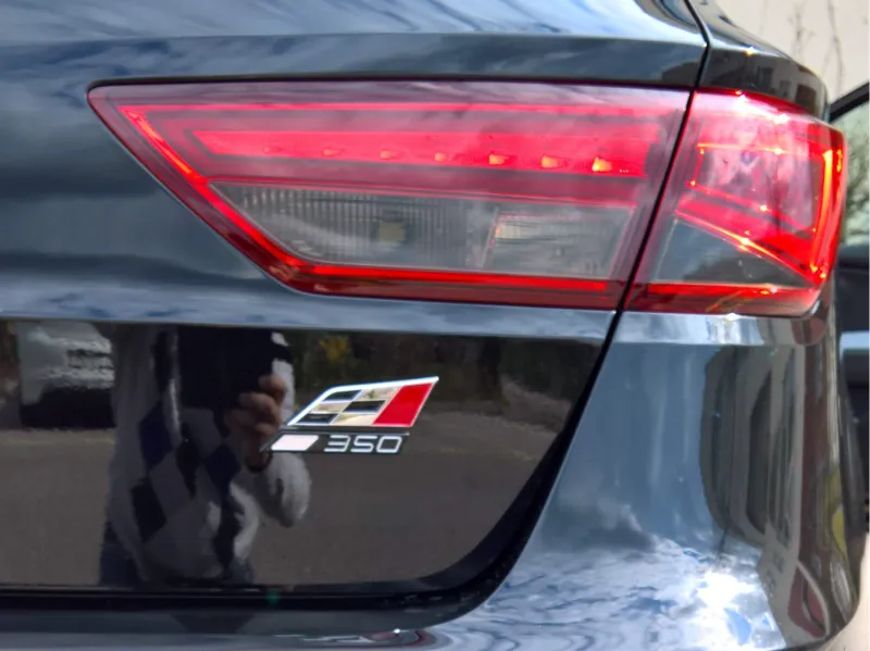 Divers monogramme de puissance cupra