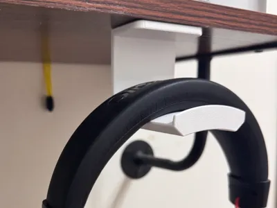 Extremely Simple Headphone Stand