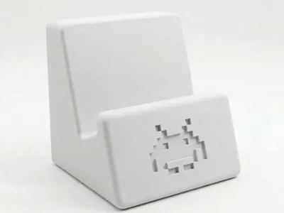 Retro Arcade Pixel Alien Phone Stand