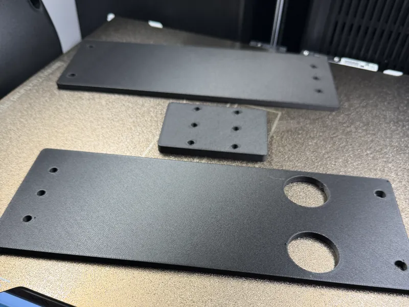 Heavy-duty 2U rack panel