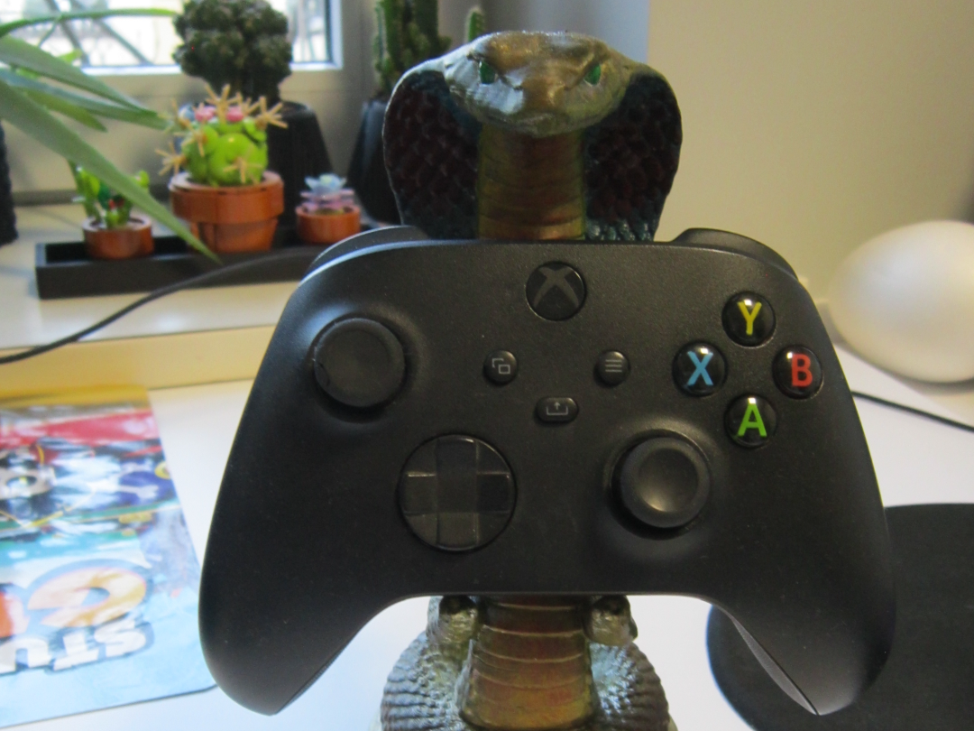 Xbox stand controler,phone, ps5
