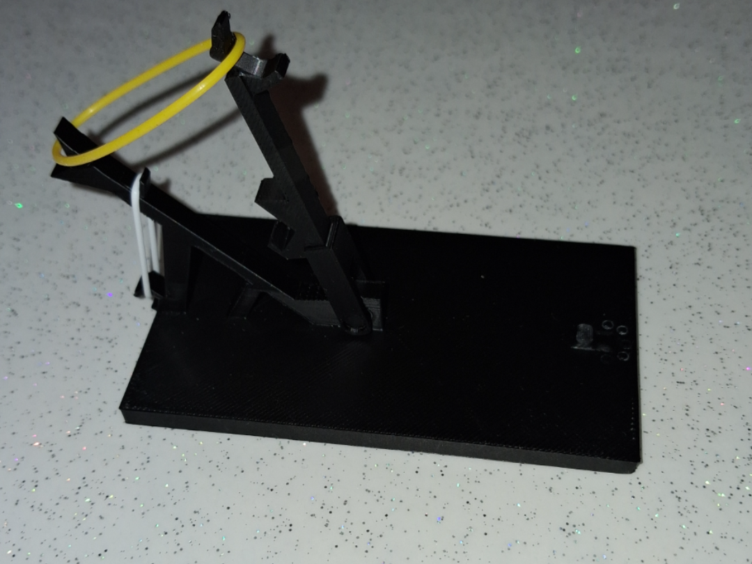 catapulte qui lance des élastiques
