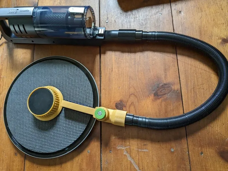 Amazon Basics Vacuum Coupler for squeaky cleaner