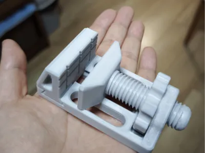 Youth Version Bench Vise (A)