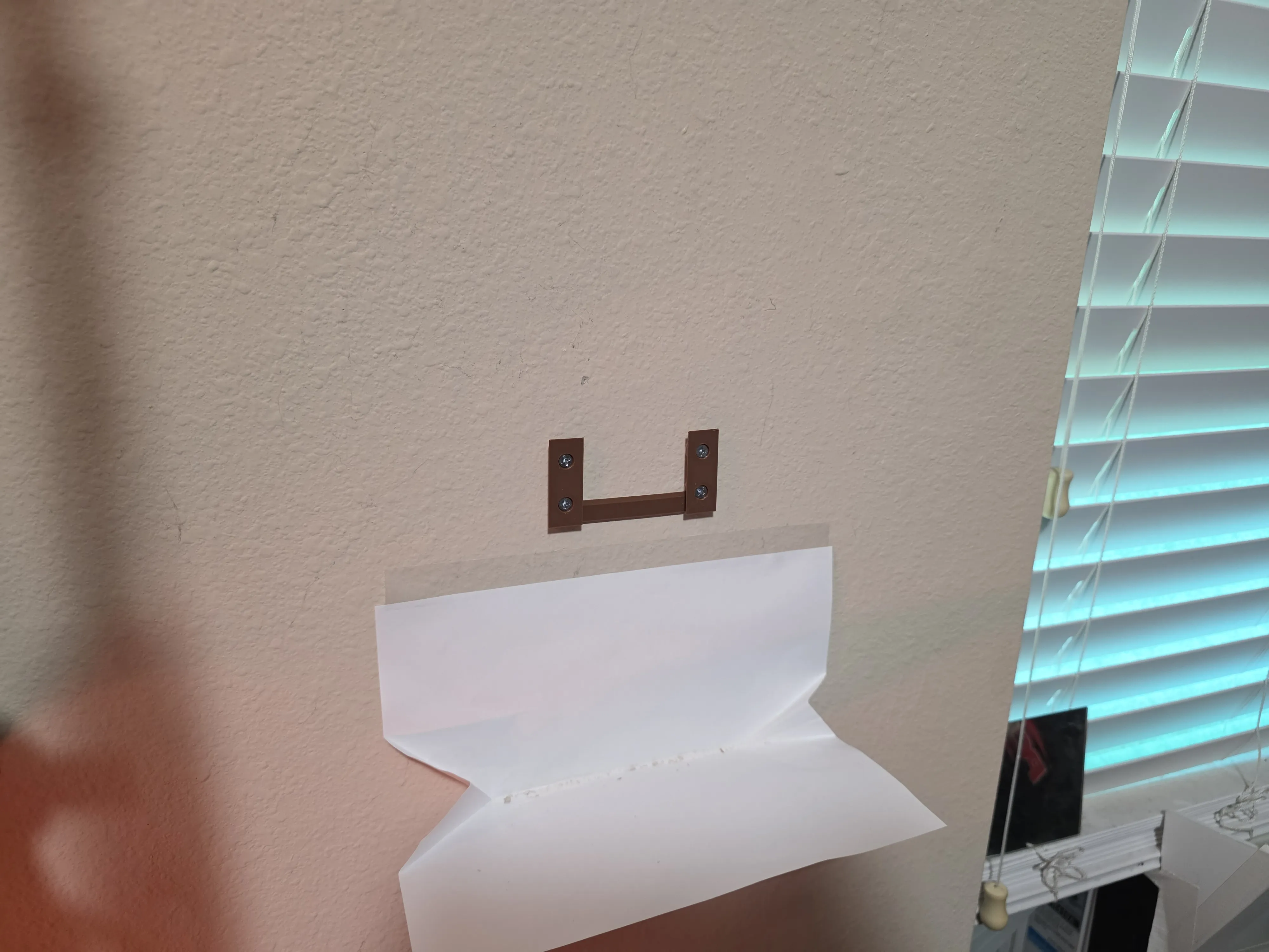Floating Megafig Hidden Mount - Free 3D Print Model - MakerWorld