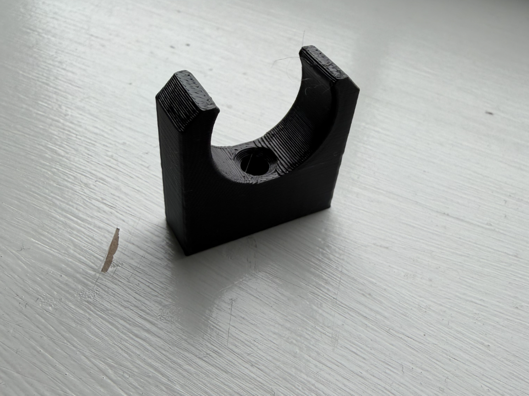 20mm pipe or cable bracket