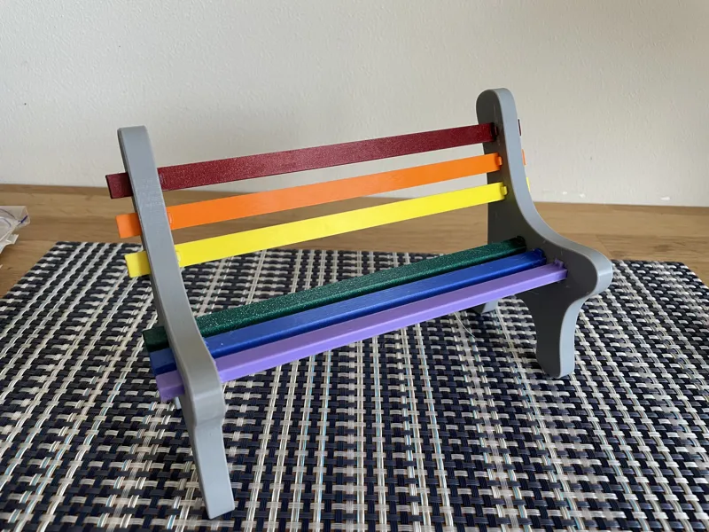 Friendship Bench or "Banc de l'amitié"