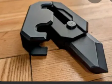 Gravity knife