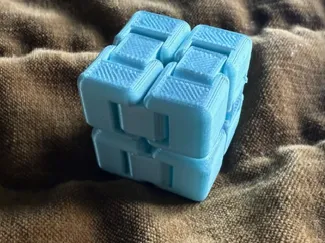Cube fidget