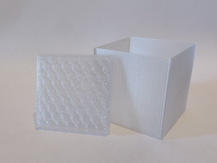 LIghtweight box 4x4x4cm