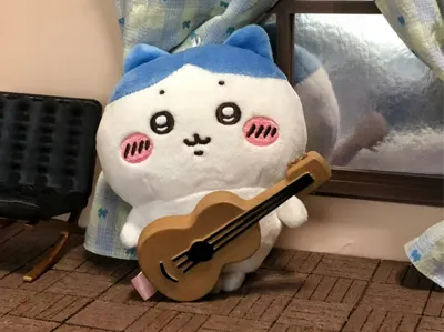 Chiikawa Hachiware's guitar