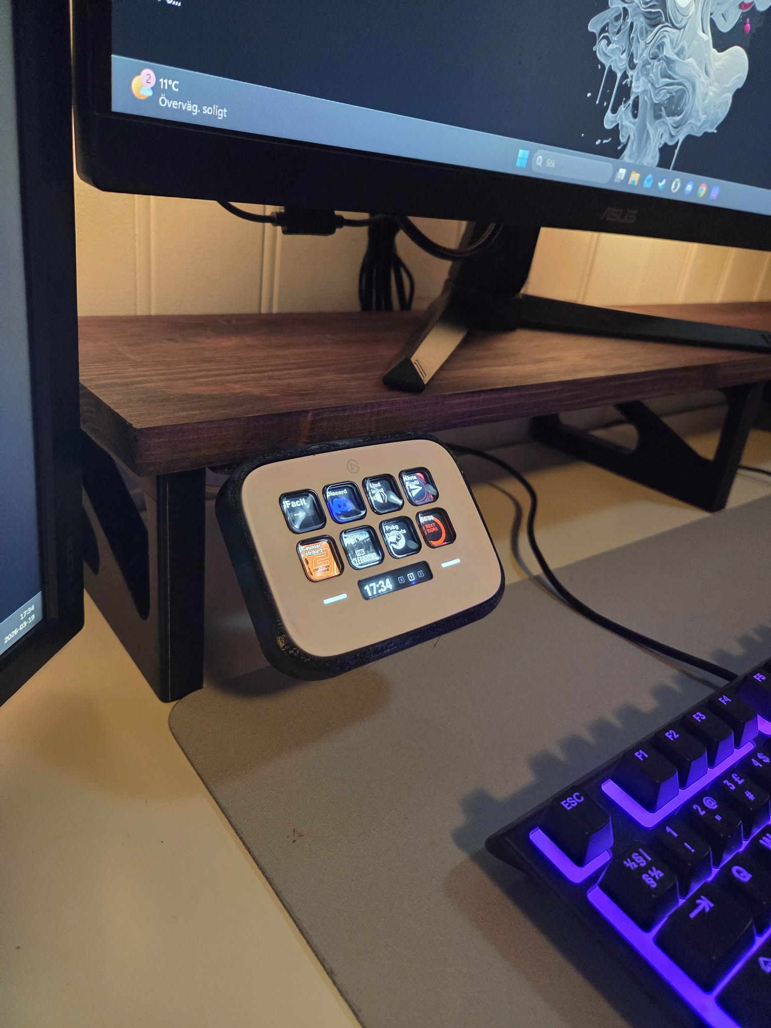 Stream deck neo desk mount - Free 3D Print Model - MakerWorld