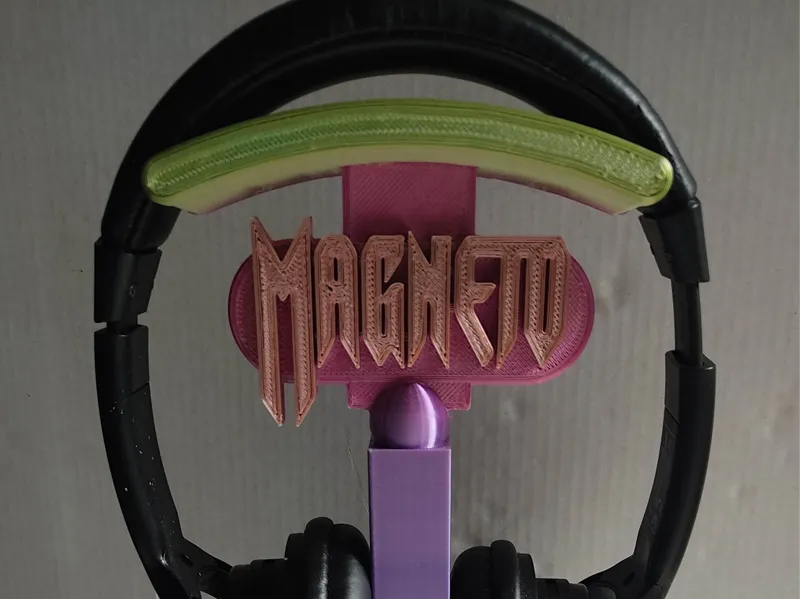 Magneto headphone stand