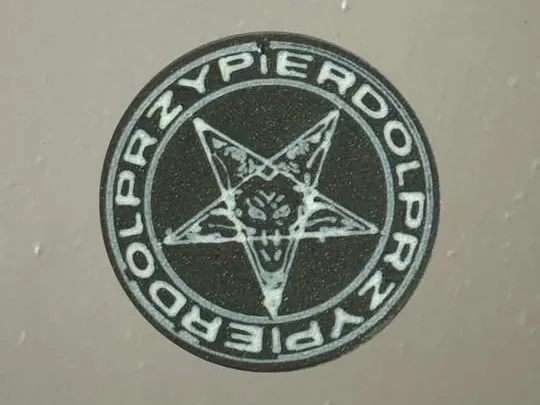 keychain bryloczek logo przypierdol