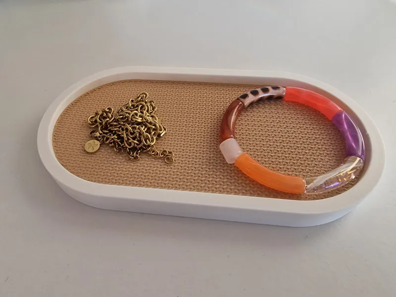 Parametric Jewelry Tray with Gyroid Mesh Inlay