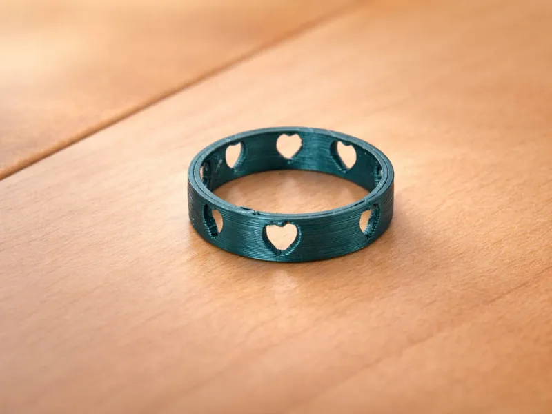 Anillo de corazones