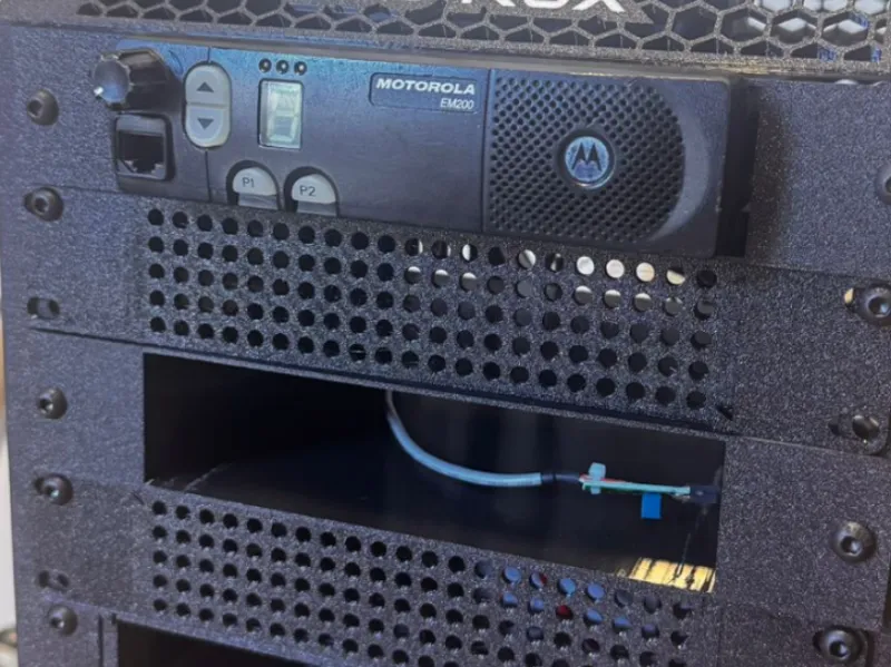 MOTOROLA EM 200 SUPORTE PARA RACK 10"