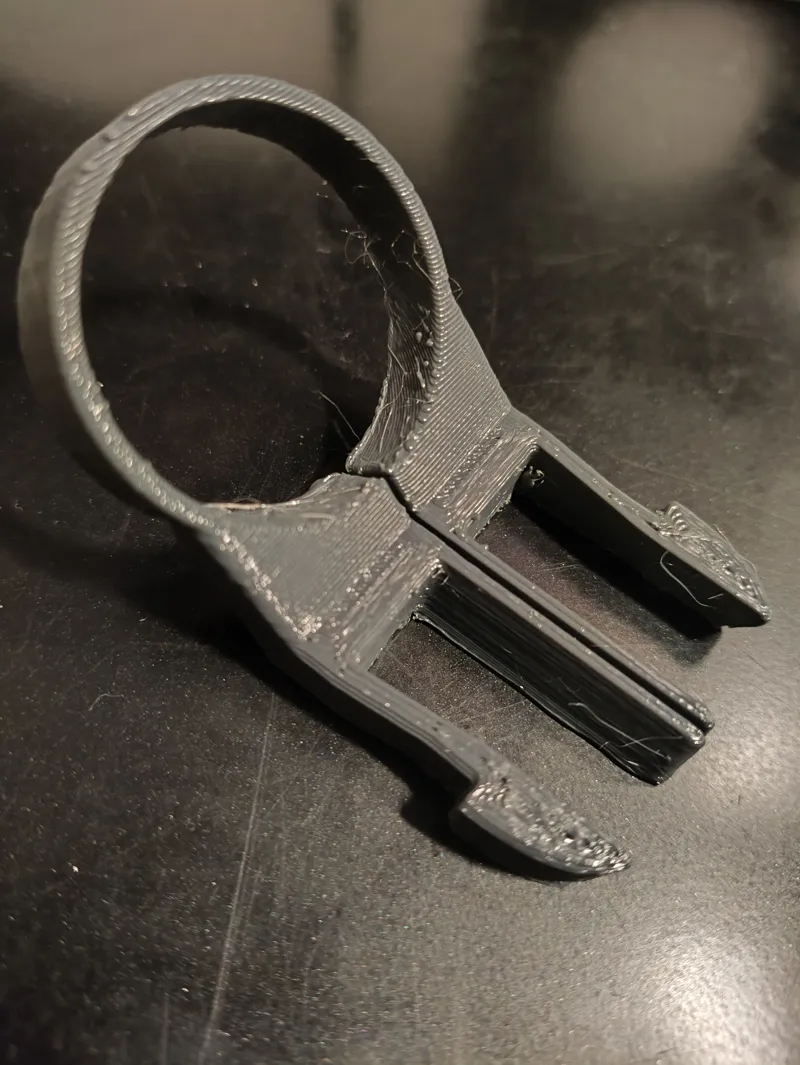PET bottle clip