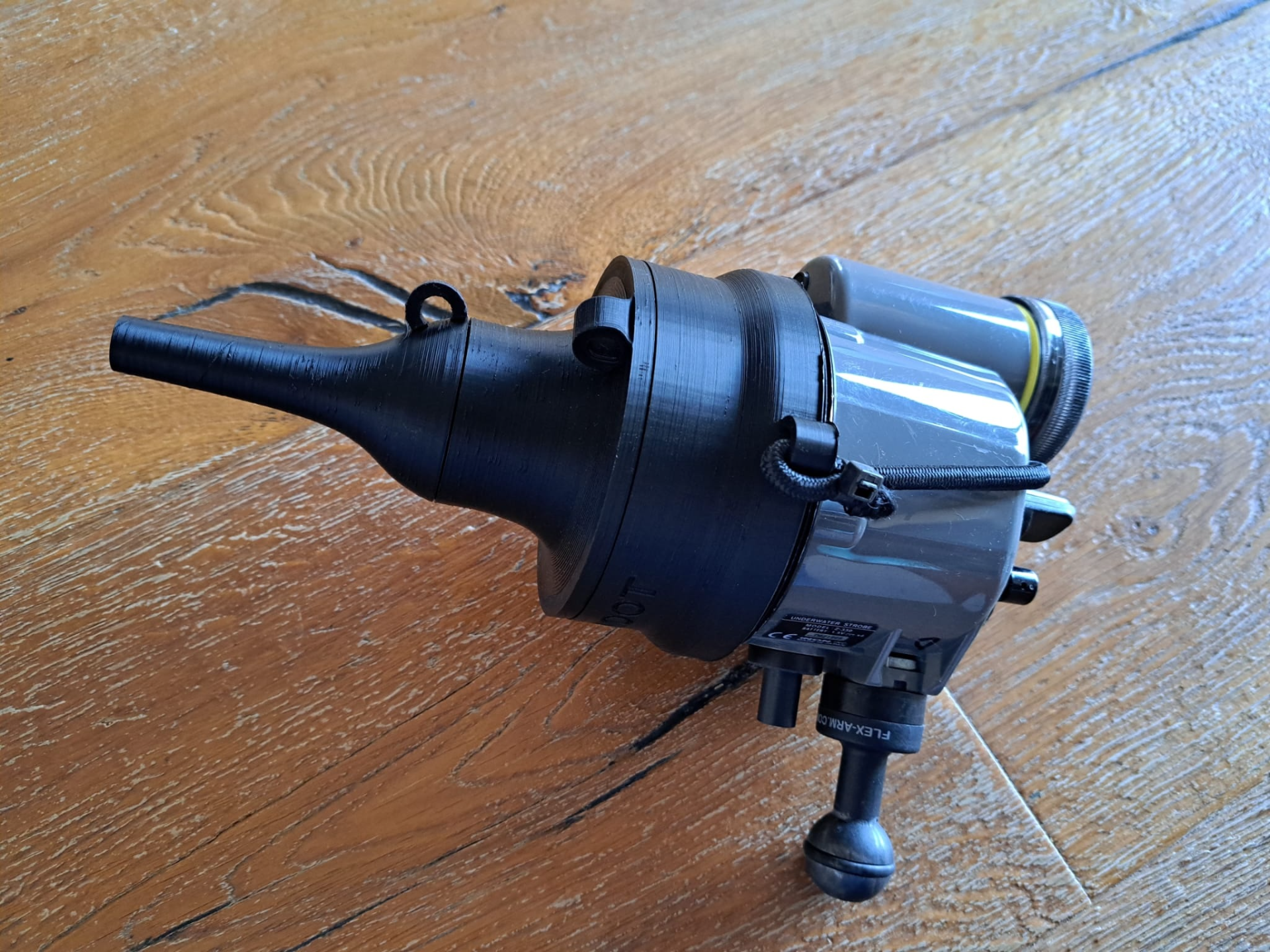 Inon z-330 Underwater Flash Basic Snoot