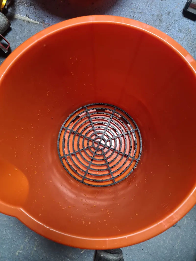 B&Q bucket grate