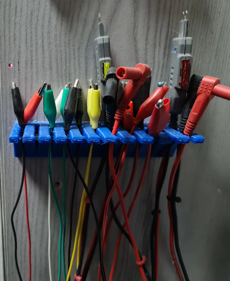 Cable hangar