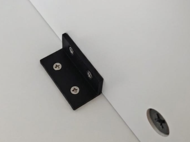 Universal Furniture L-Bracket