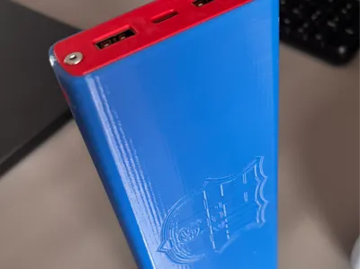 Barcelona power bank with  8 18650 batteries