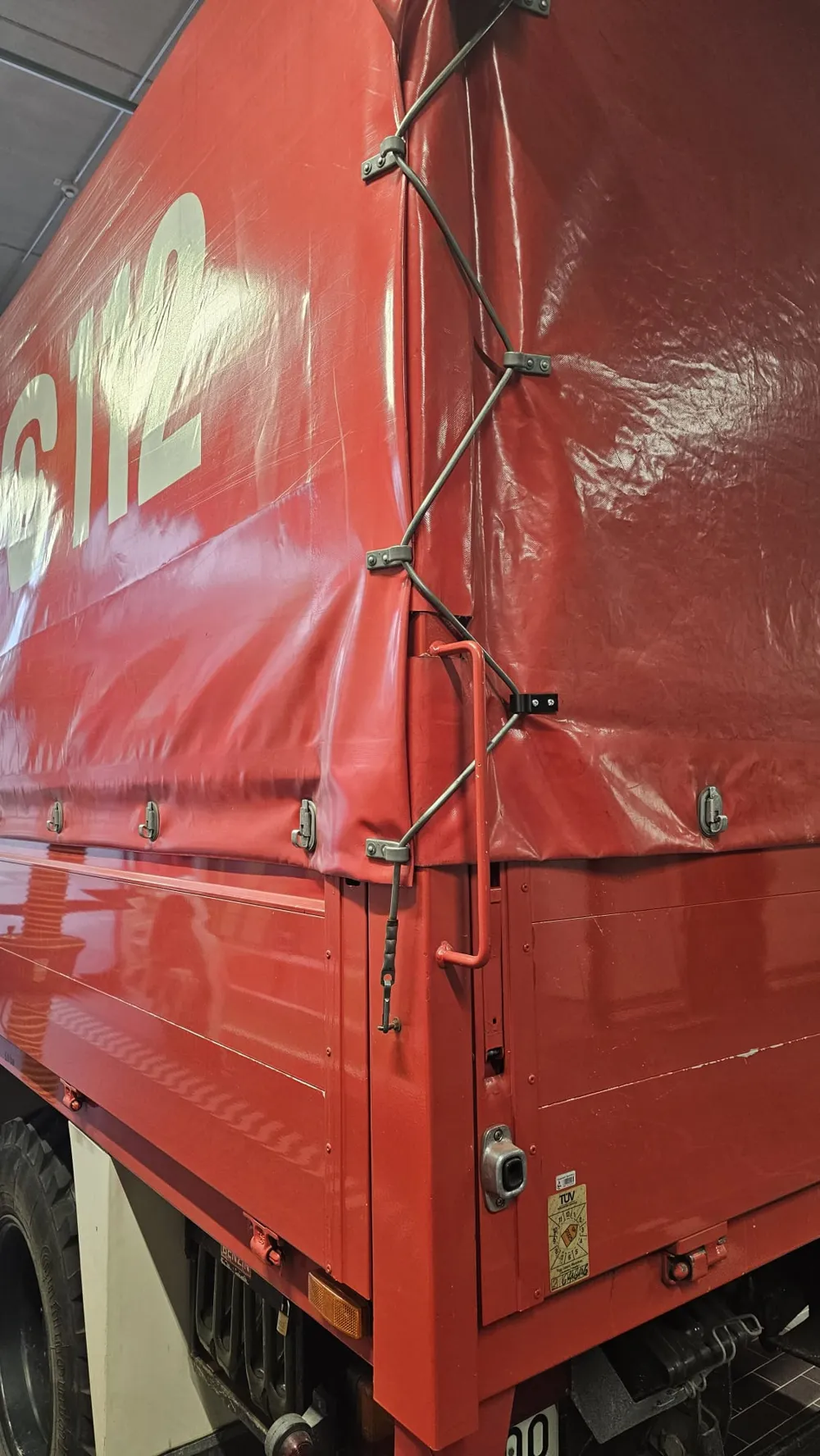 2 Hole Tarp Hook/Toggle Latch - Free 3D Print Model - MakerWorld