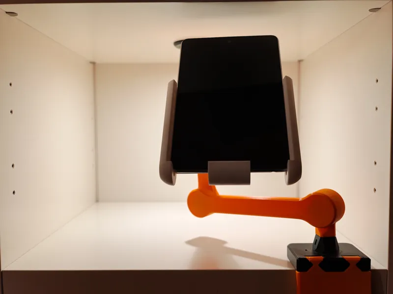One Button Modular Articulated Arm