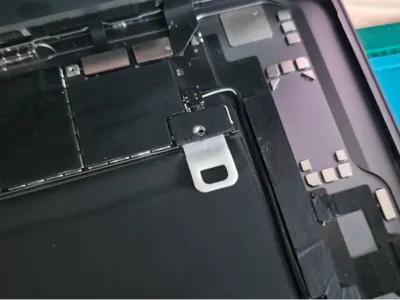 iPad battery separator