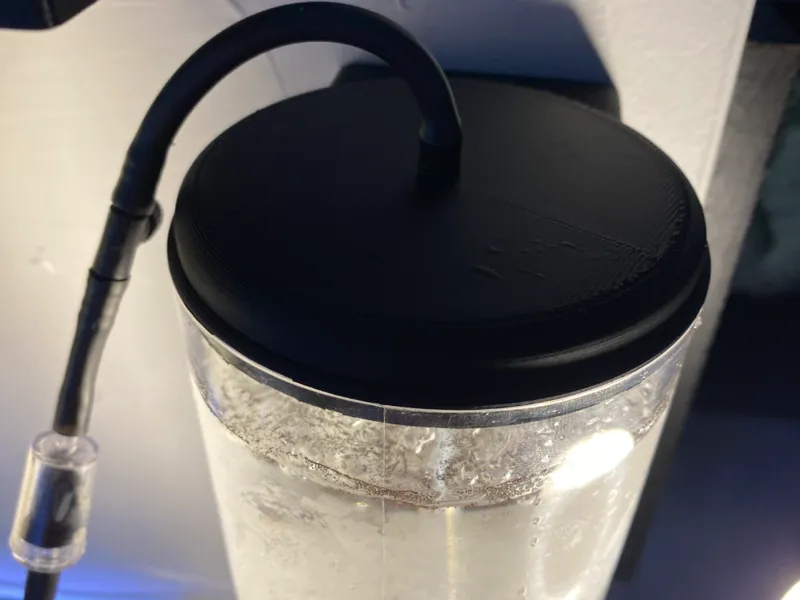 Lid without holes for ziss brine shrimp hatchery