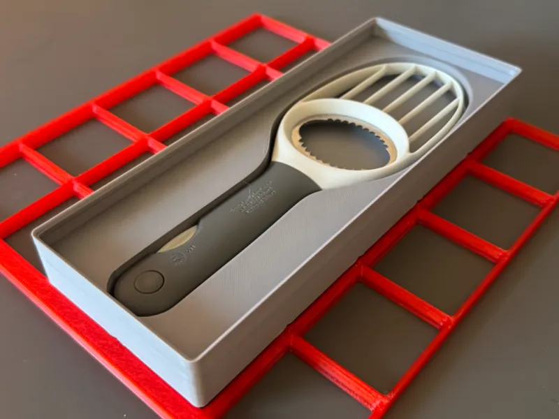 Avocado cutter